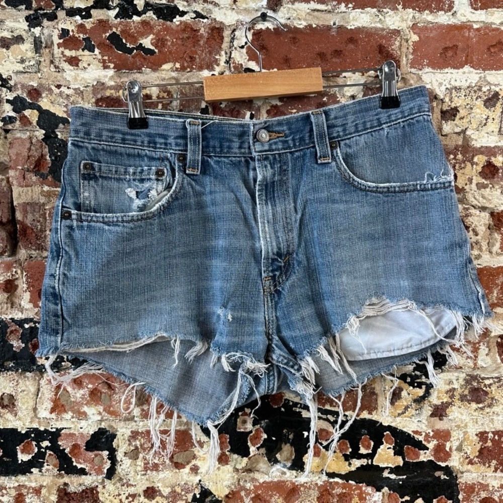 Levi's 559 Cut Off Denim Blue Jean Shorts Womens 33 Distressed - 34x2"